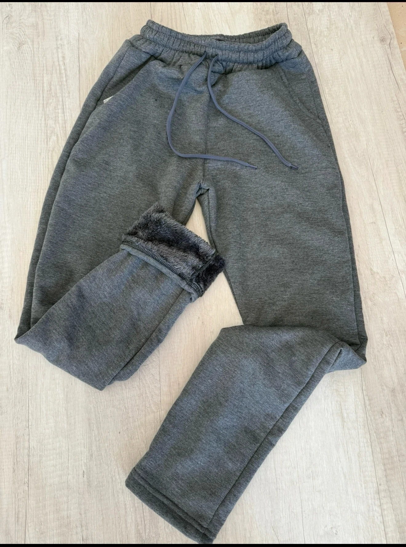 PANTALONES JEREEY CON PIEL