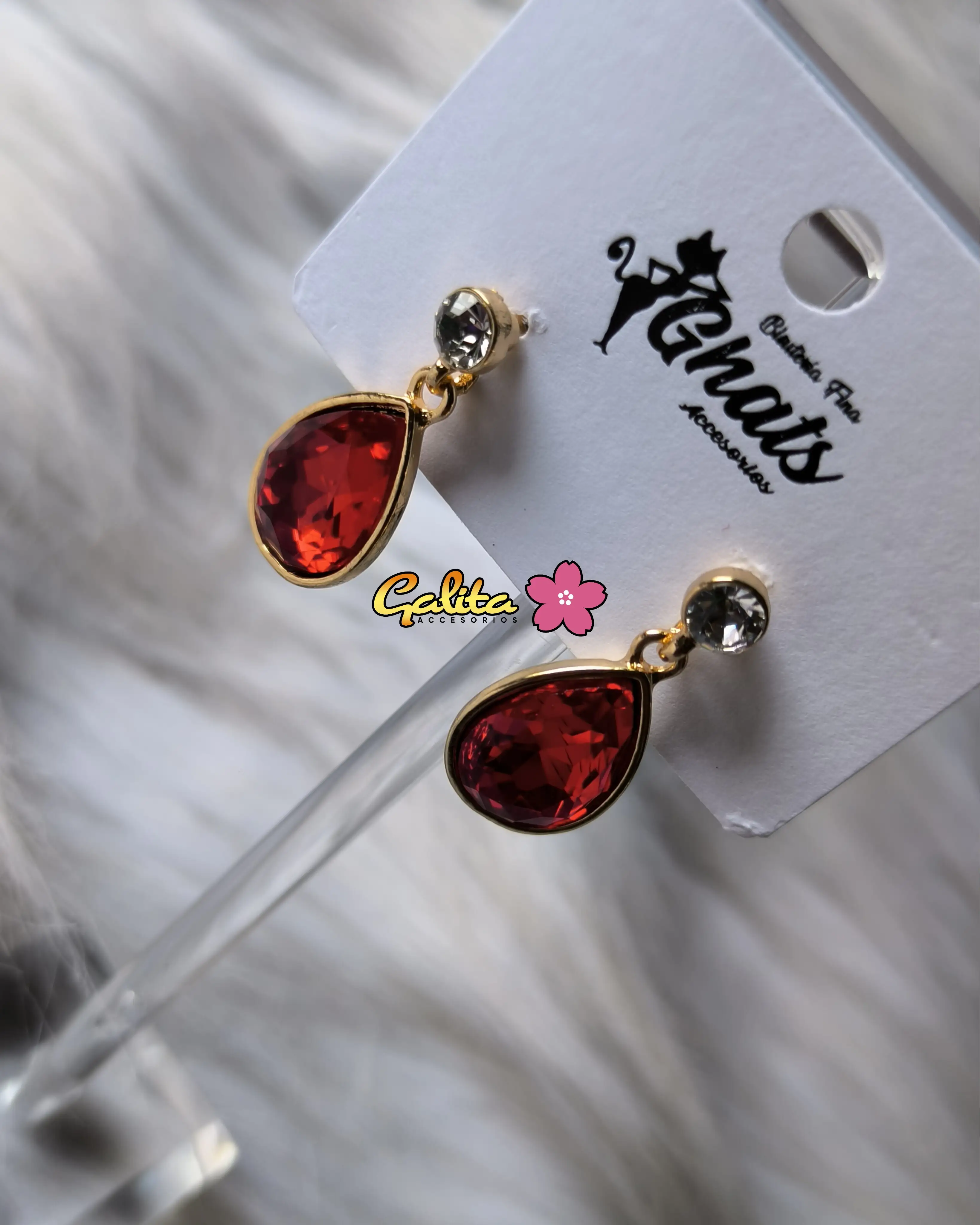 Mini arete con strass de vidrio rojo 2