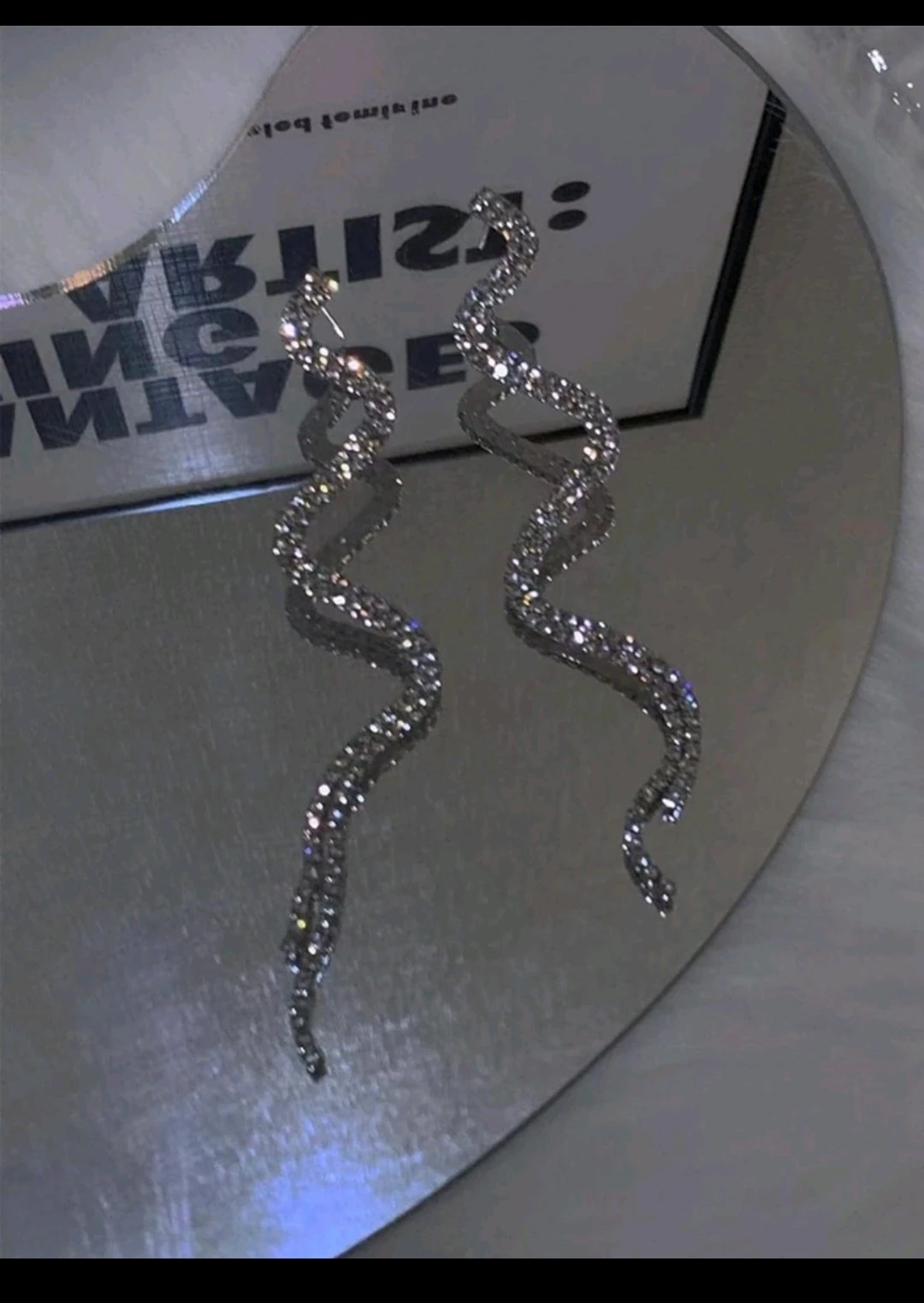 Aretes largos forma de serpiente 7
