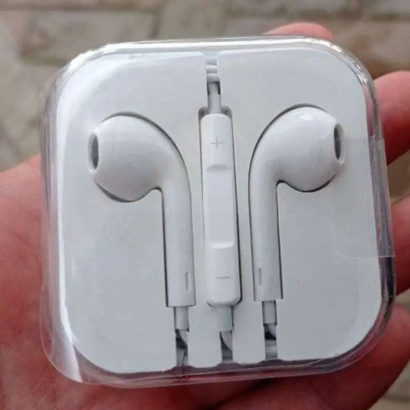 Audífonos tipo iPhone de plug