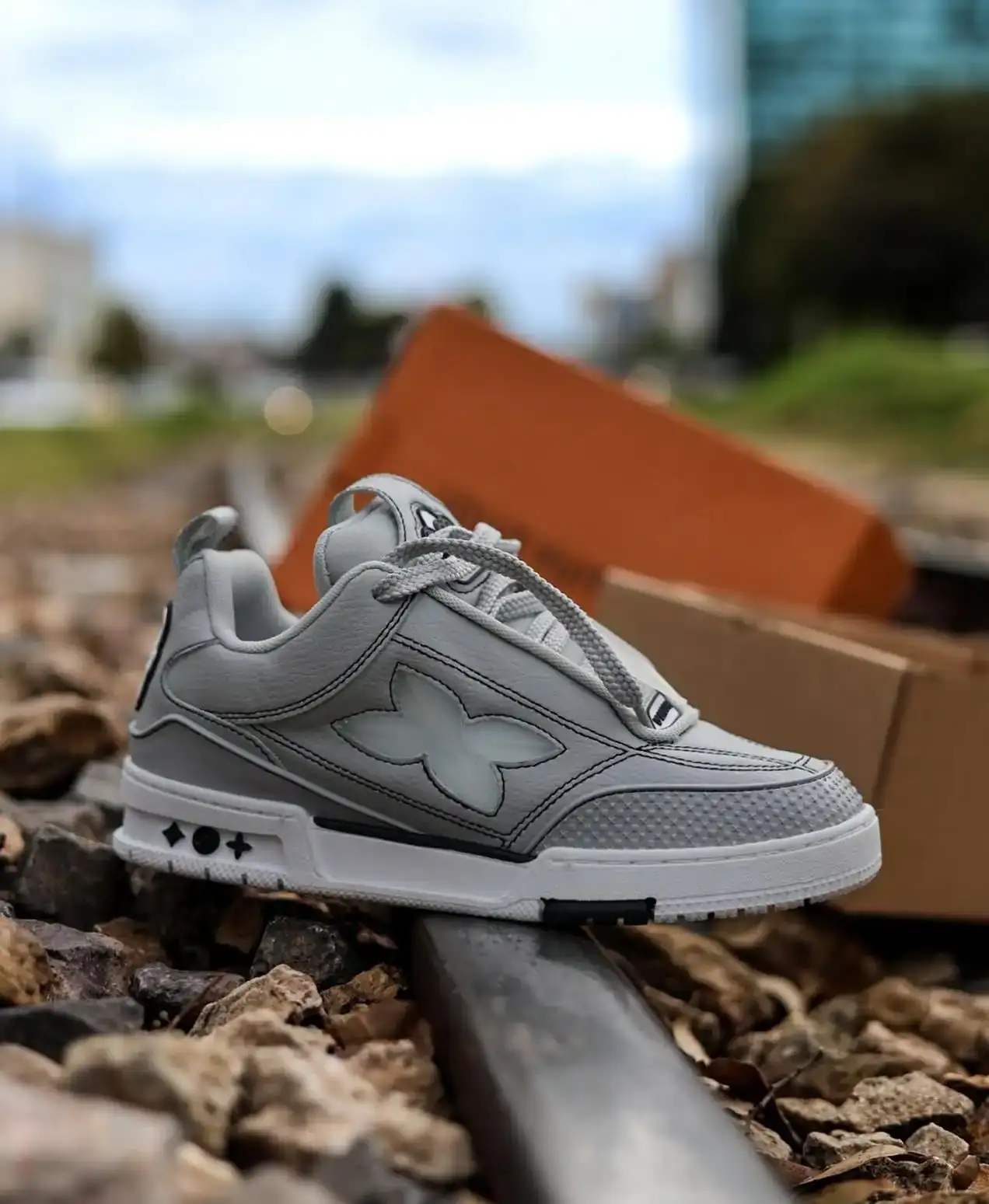 LUIS VUITTON SKATE 2 GREY 4