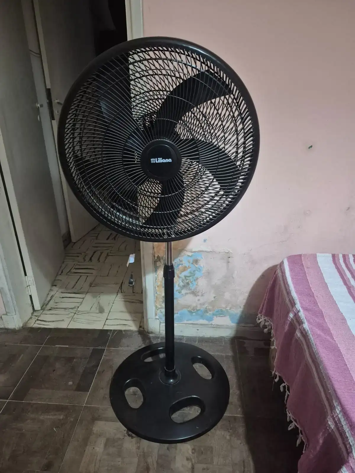Ventilador liviana de pie