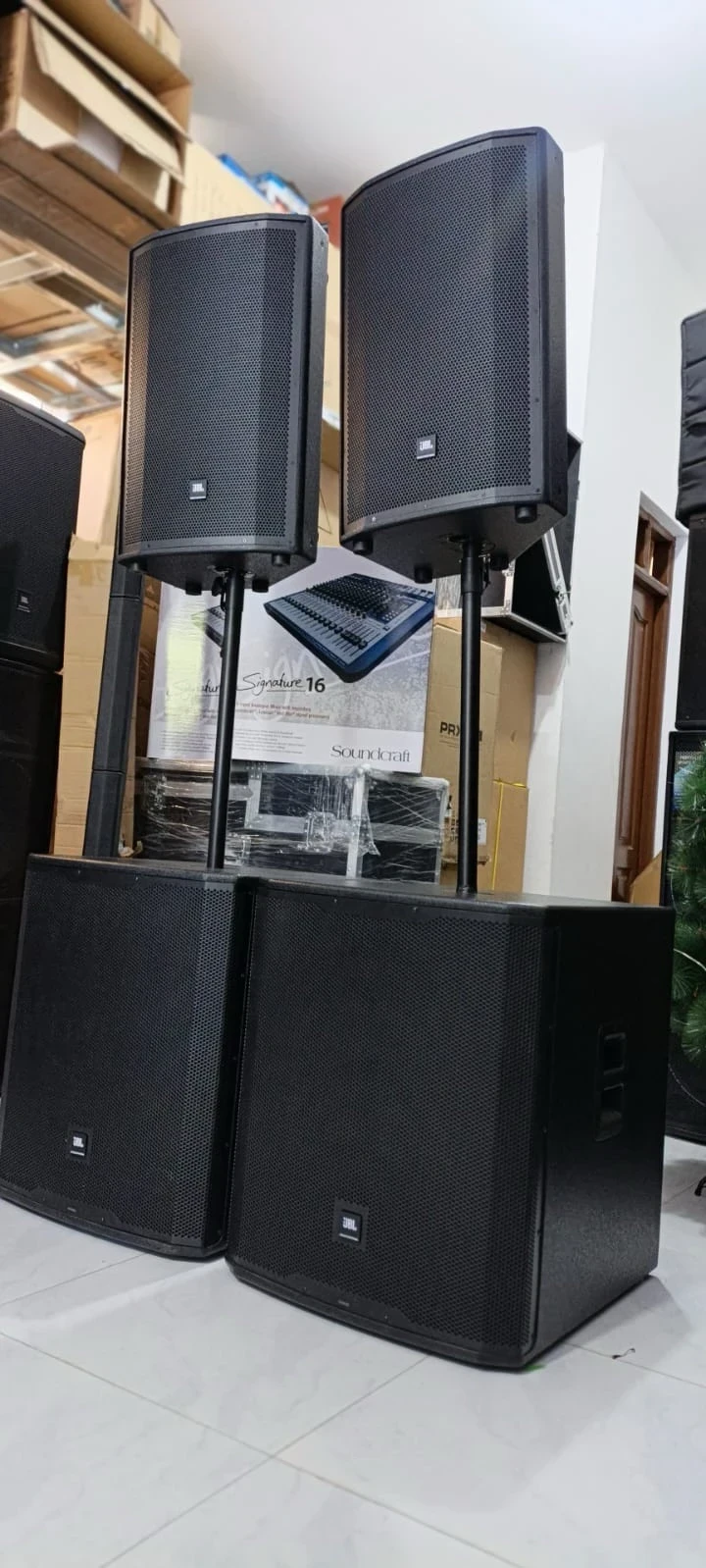 💥 COMBO DE COLUMNA JBL PRX 815 BLUETOOTH Y PRX 918XLF BLUETOOTH  💥 A TAN SOLO 9750BS CADA COLUMNA  PRECIOS HASTA AGOTAR  COLUMNA JBL PRX  INCLUYE : 1 MONITOR  ACTIVO 15"JBL PRX 815 CON BLUETOOTH CAJA DE MADERA  1 BAJO ACTIVO  18" JBL PRX 918XLF CAJA DE MADERA CON BLUETOOTH  1 CABLE DE CONECCION XR 1 PEDESTAL DE BAJO A MEDIO  PRECIO POR COLUMNA 9750 POTENCIA DE 7000W.  PEDIDOS:....
