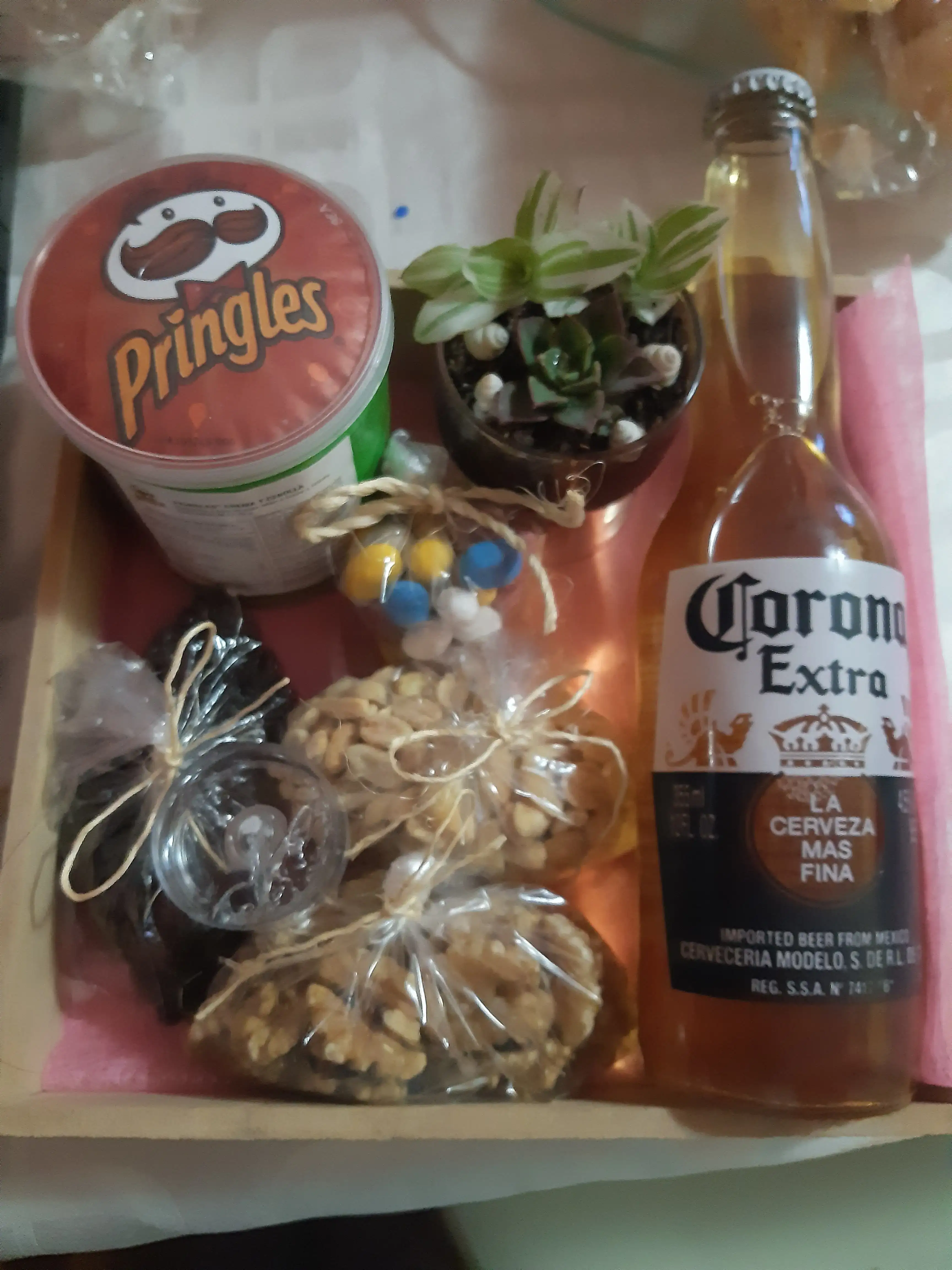 Arreglo frutos secos y corona