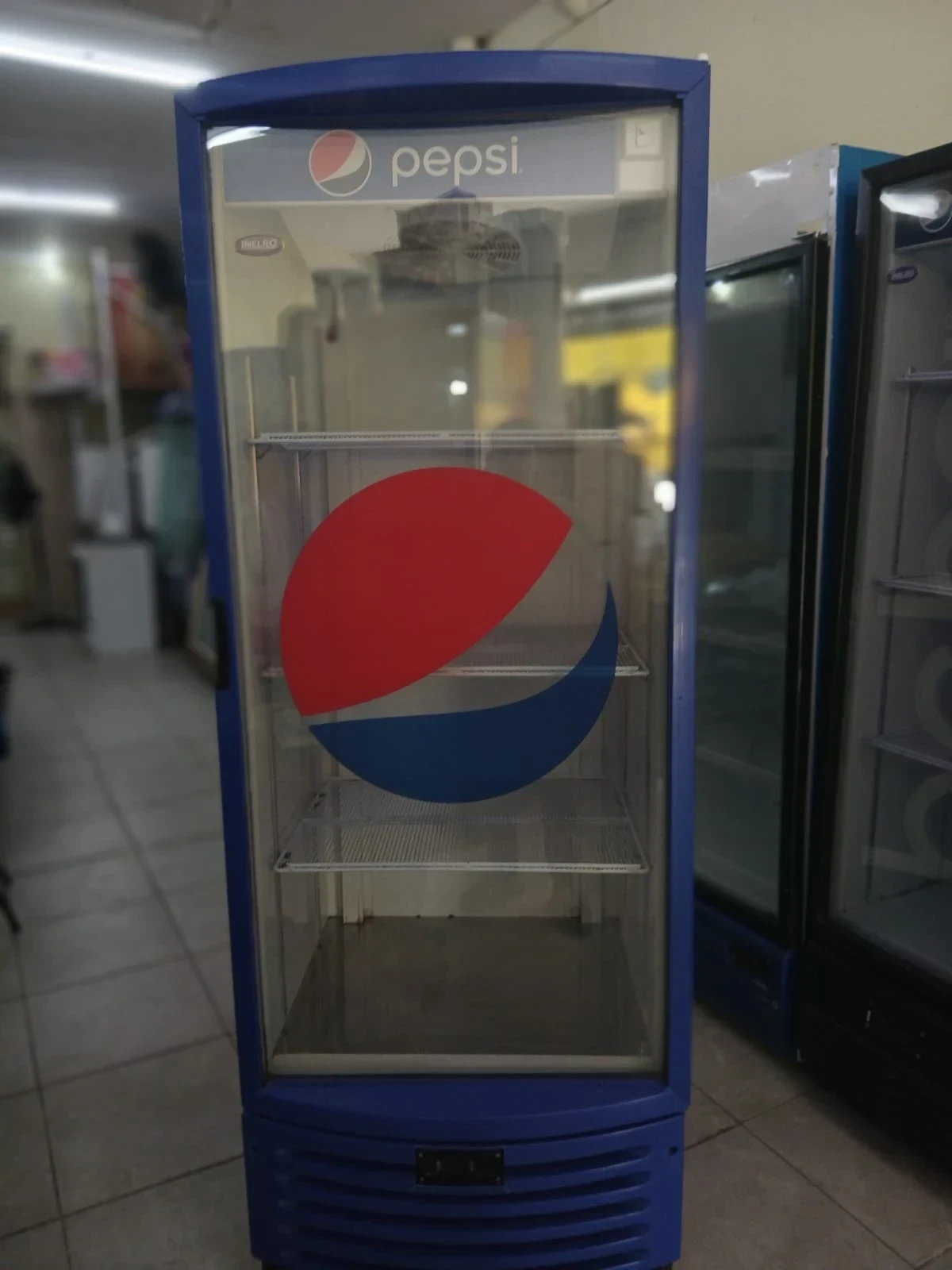 EXHIVIDORA 570LT