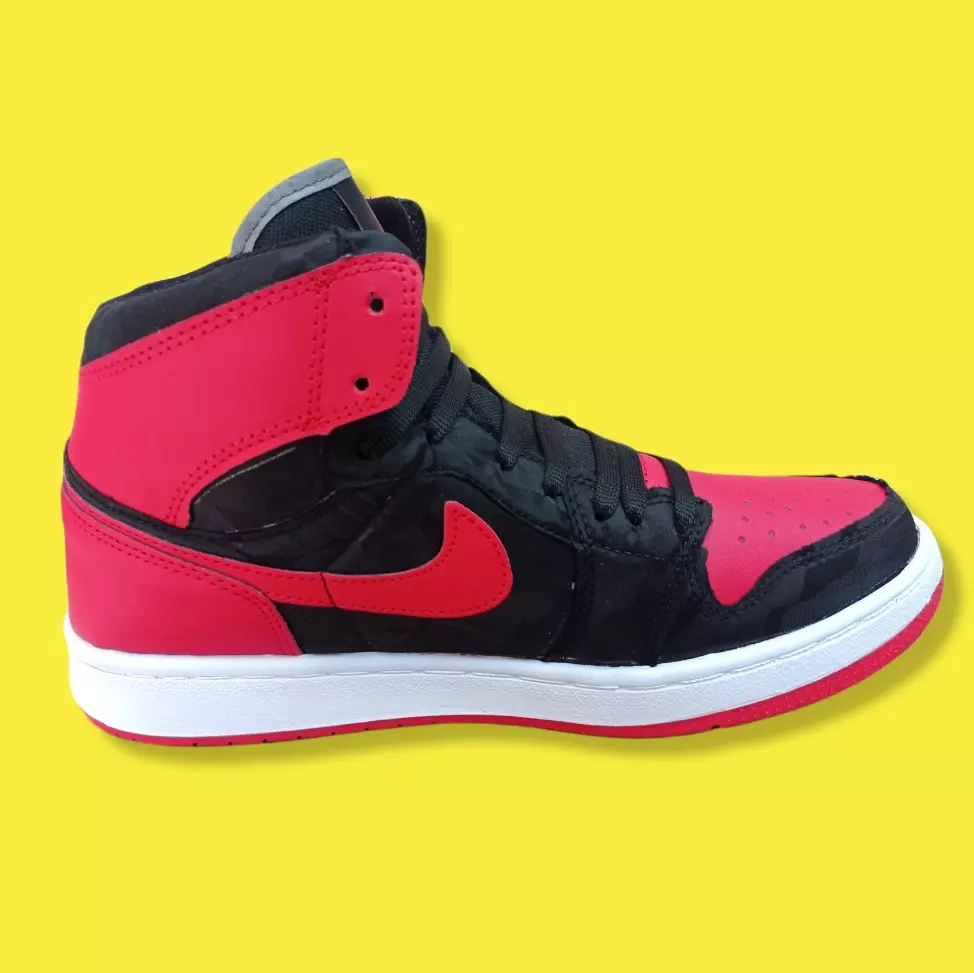 Adidas tipo Jordan, rojo y negro.  2