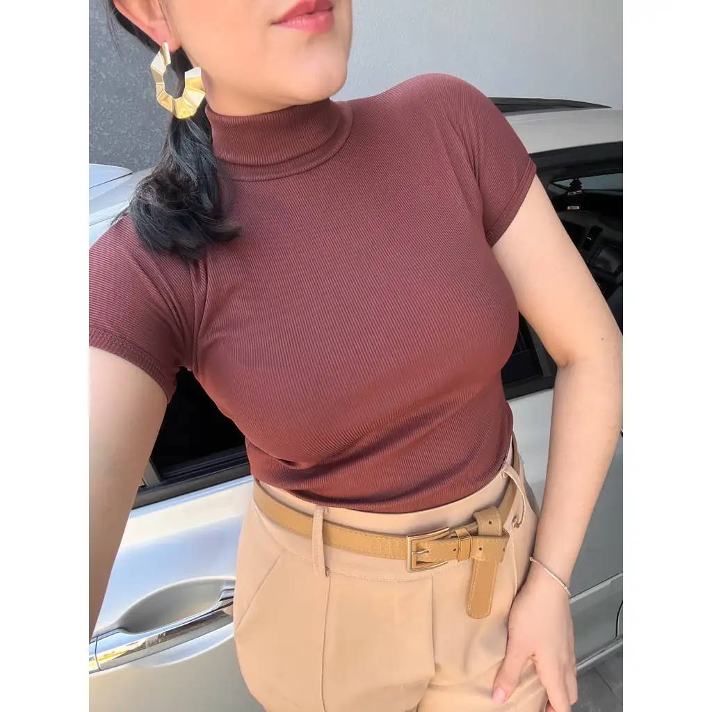 Blusa Canelada Gola Alta 3