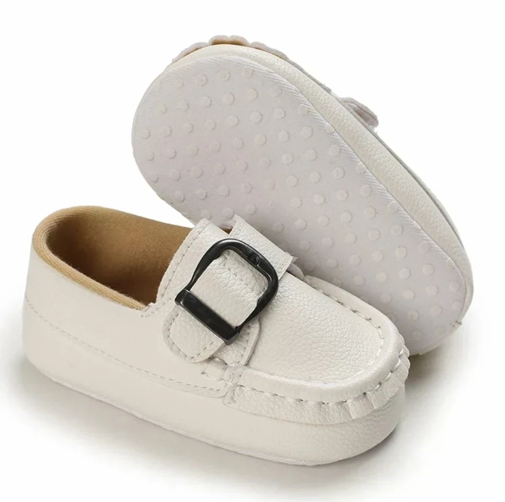 ZAPATITOS BLANCO MOCASÍN  3