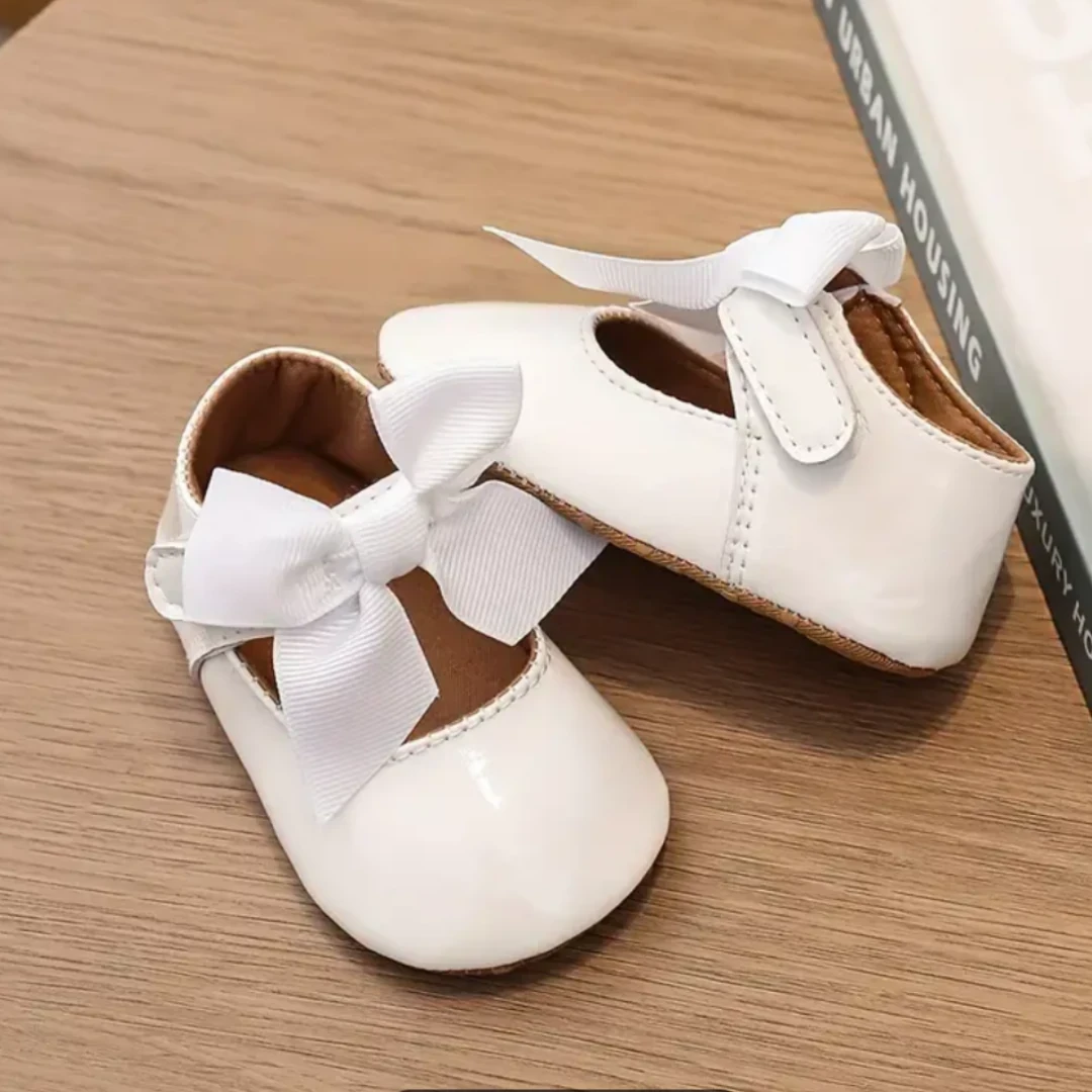 ZAPATITOS BLANCOS LAZOS 2