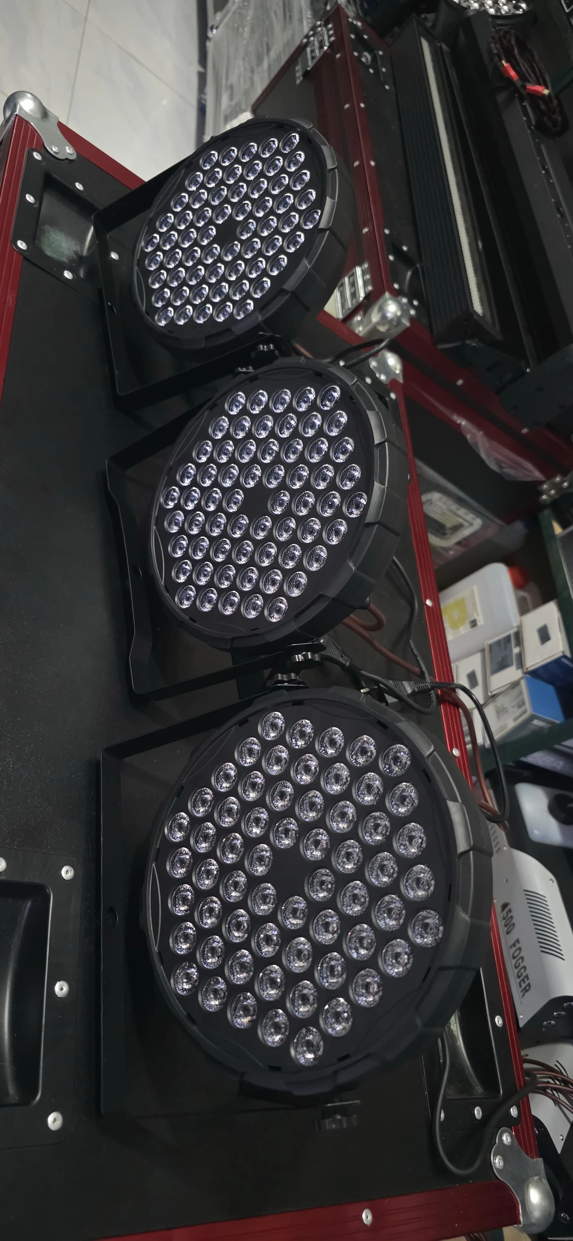 TACHOS LED RGB DD 60x5W CON DMX Y DISPLAY PARA DIFERENTES MODOS   PRECIO : 250BS!!!!!  ENVIOS A TODA BOLIVIA 