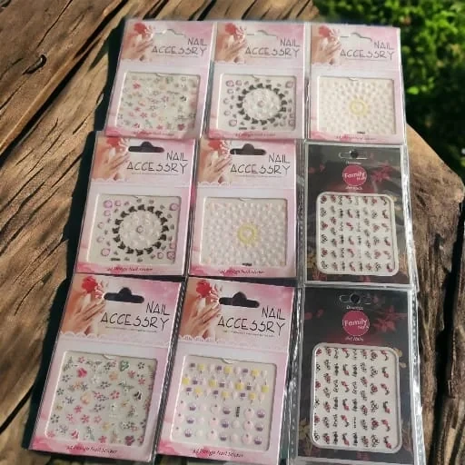 stiker uñas pequeño