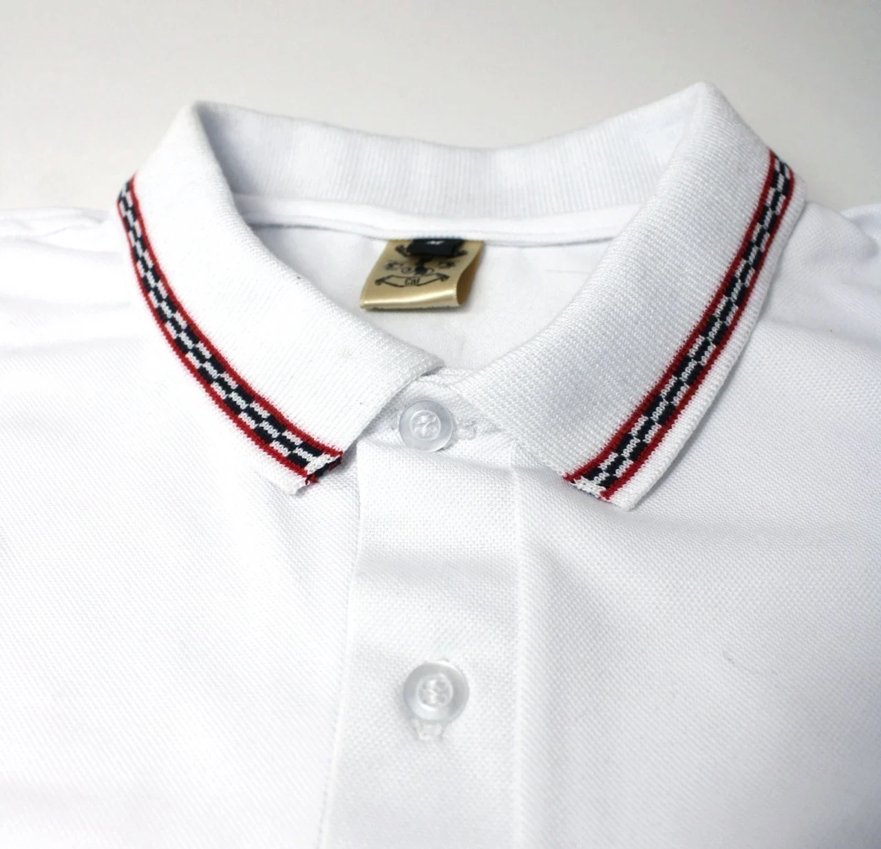 Camisa polo blanca con cuadros  2