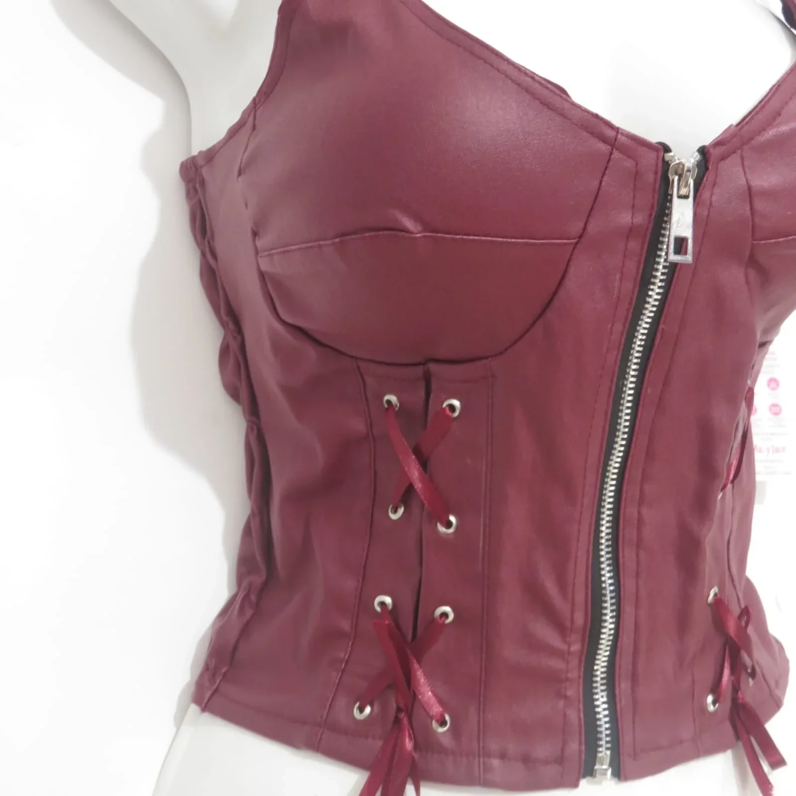 Corset vino de vinil con cierre 4
