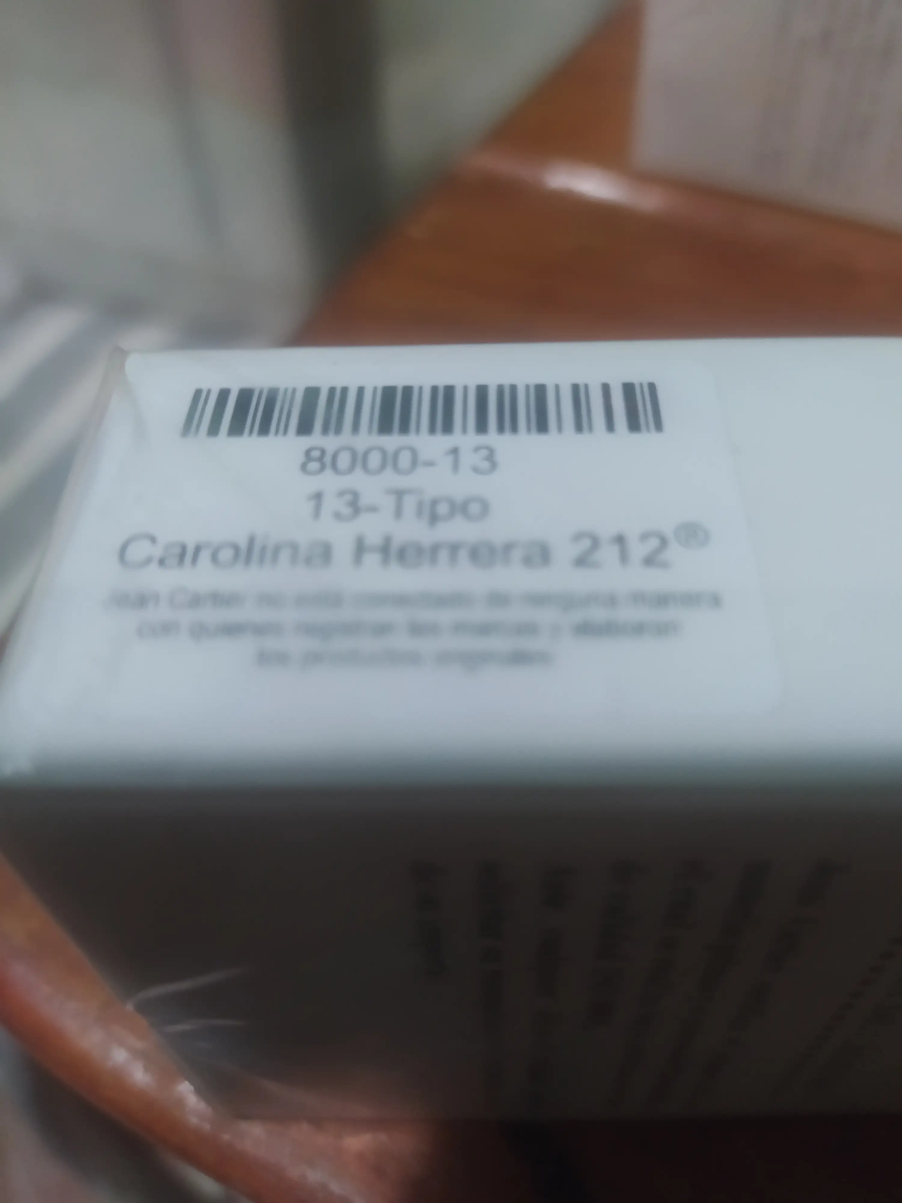 TIPO CAROLINA HERRERA 212 2