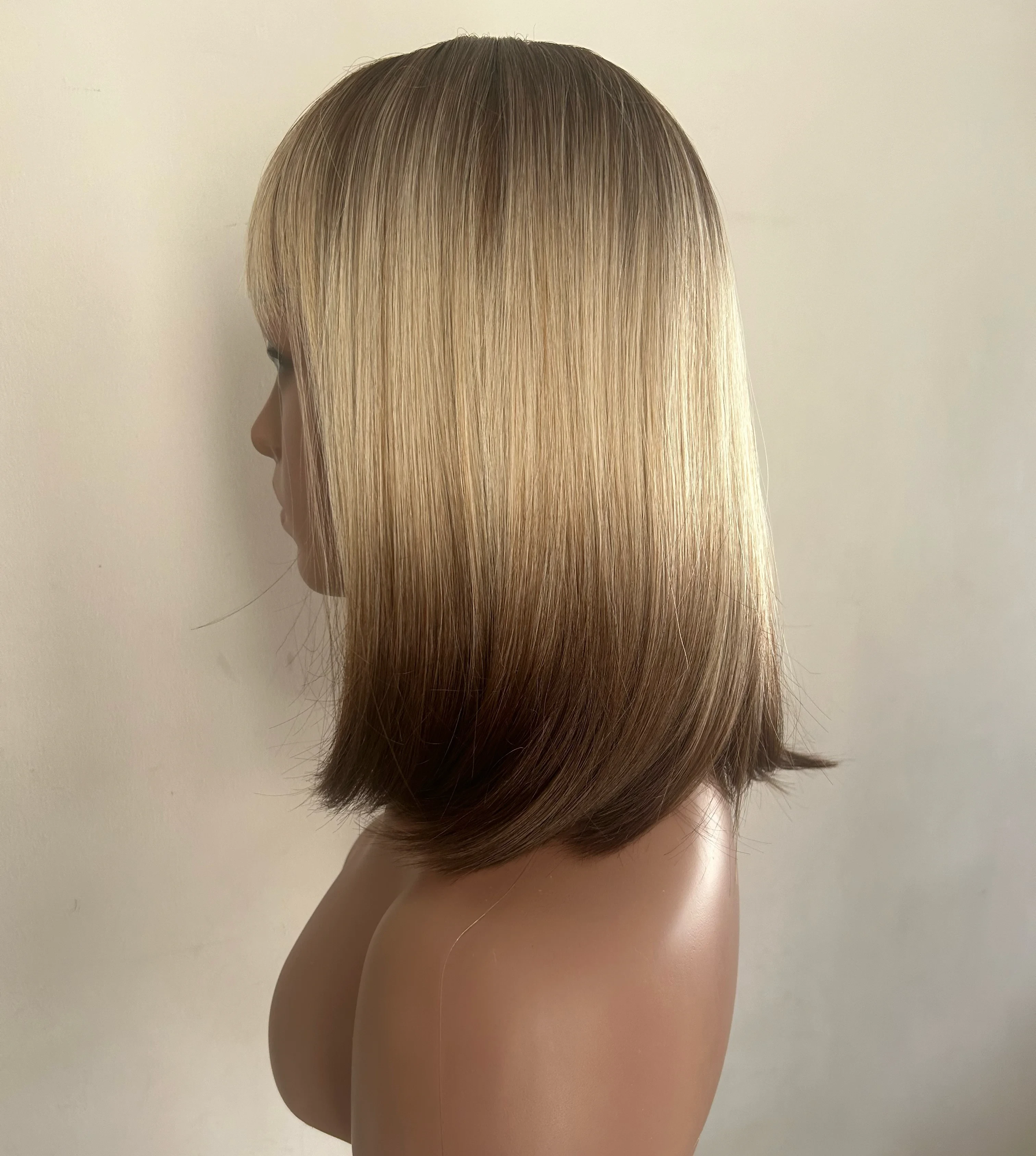 Peluca rubia Bob  con flequillo,  color marrón degradado rubio 4