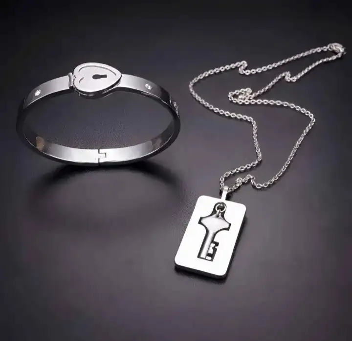 JUEGO CON CADENA CON LLAVE 🔑 2