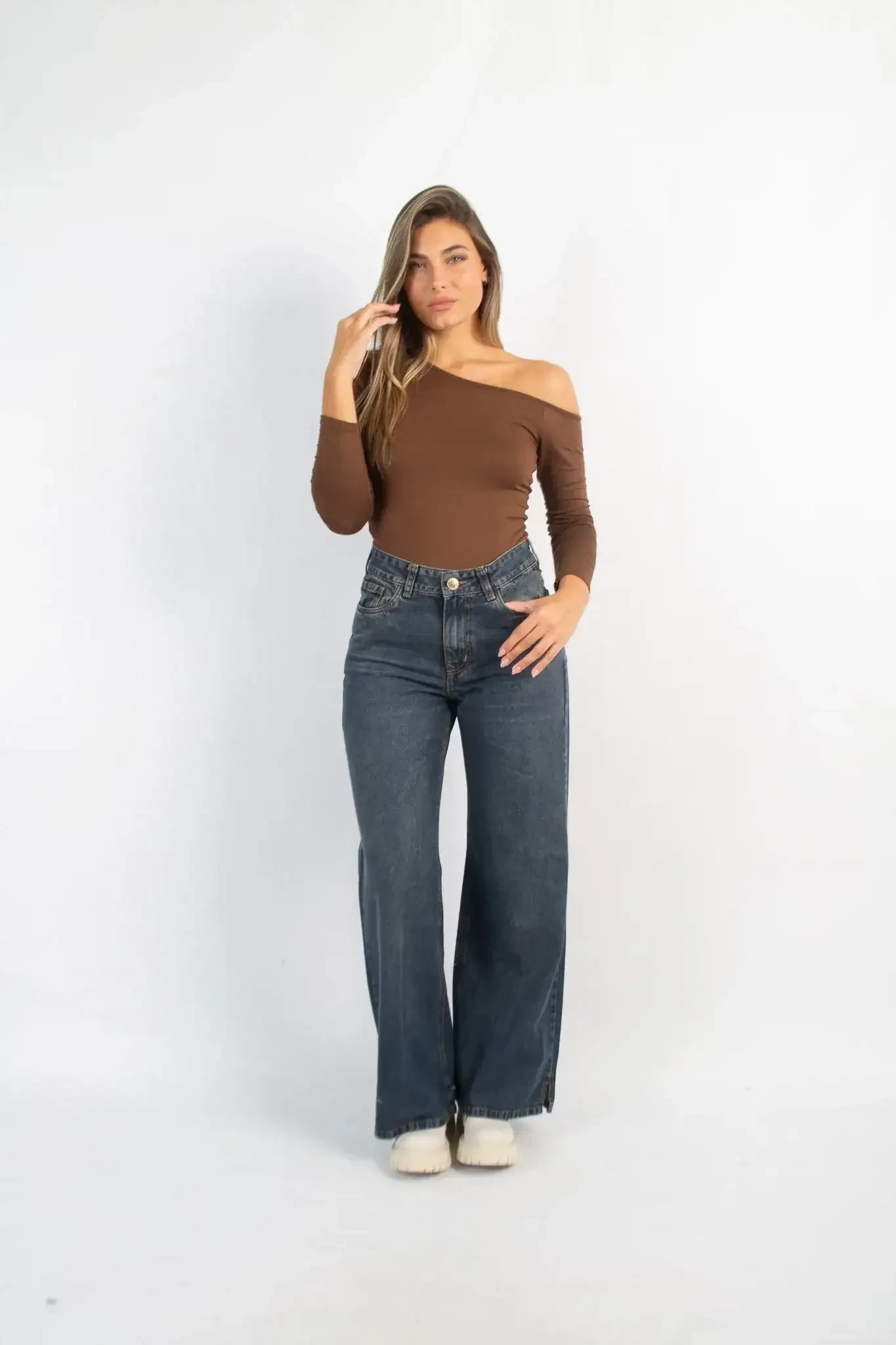 JEANS VERSUS