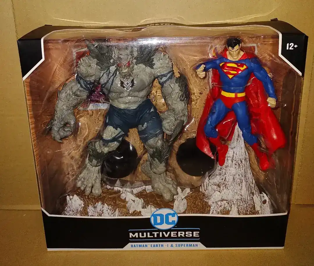 Mcfarlane DC Multiverse Batman earth 1 (devastador) vs Superman 