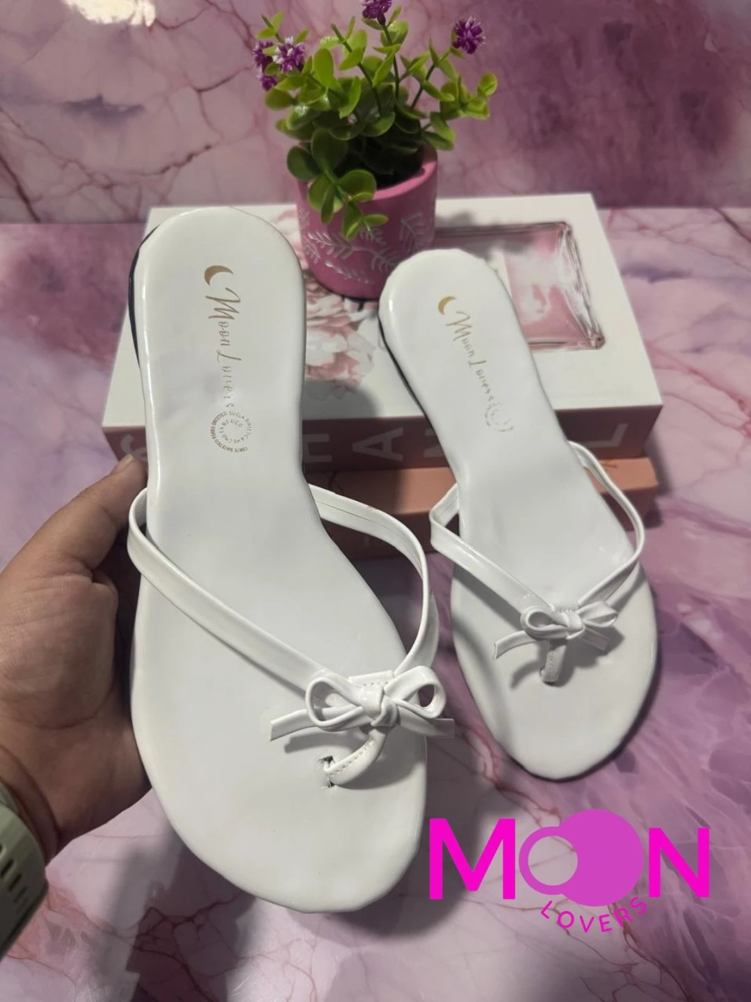 Mod.1057 Sandalia Dama Moño Charol Blanco