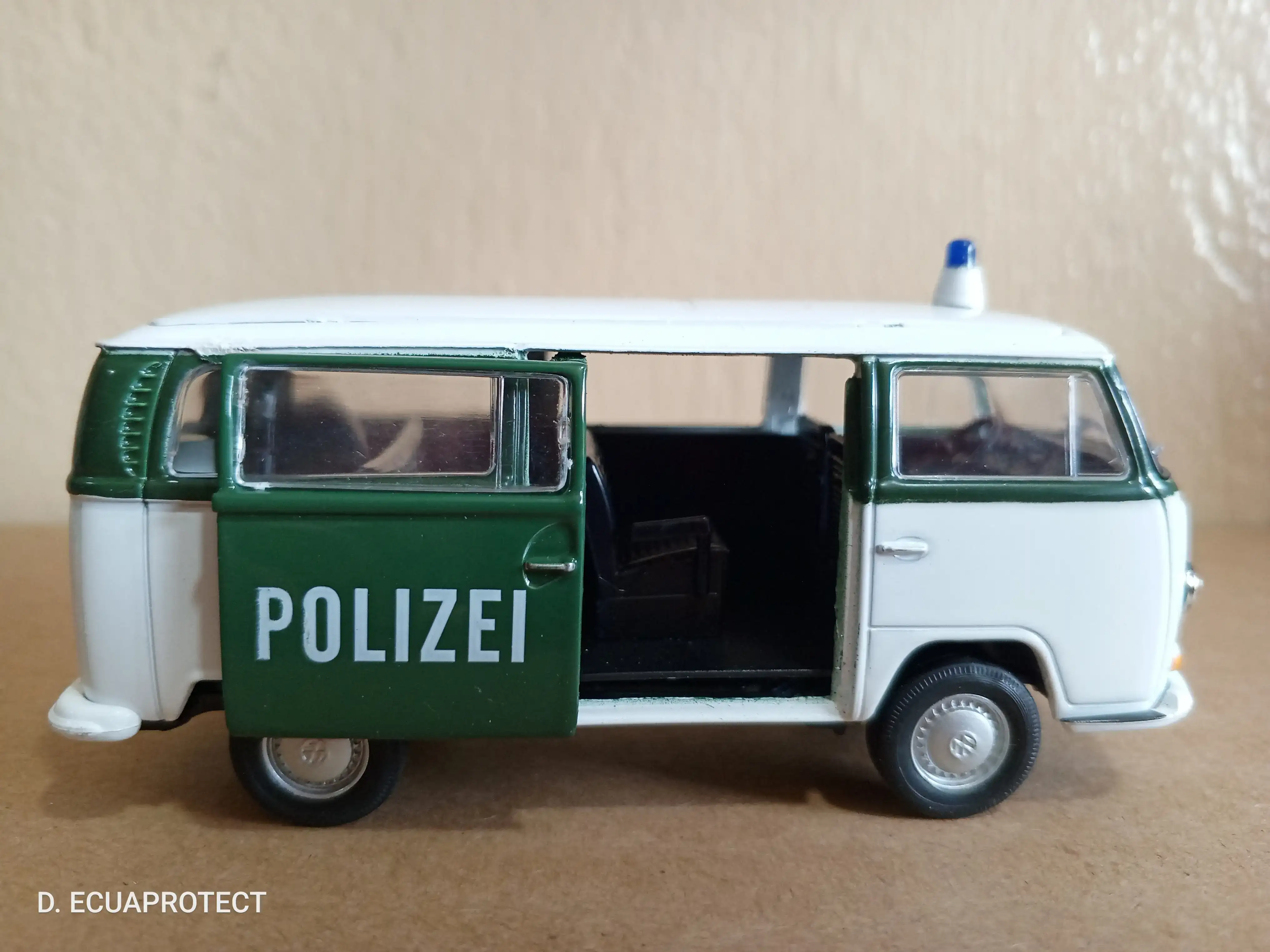 72 VOLKSWAGEN BUS T2 🚌🚨 2