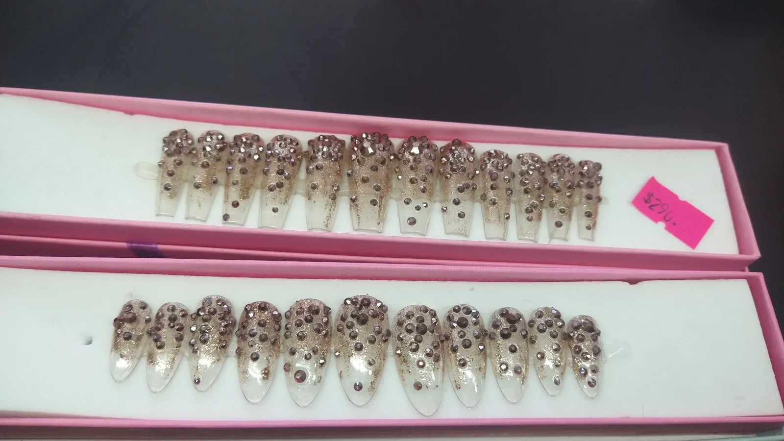 Uñas dorado con cafe 2