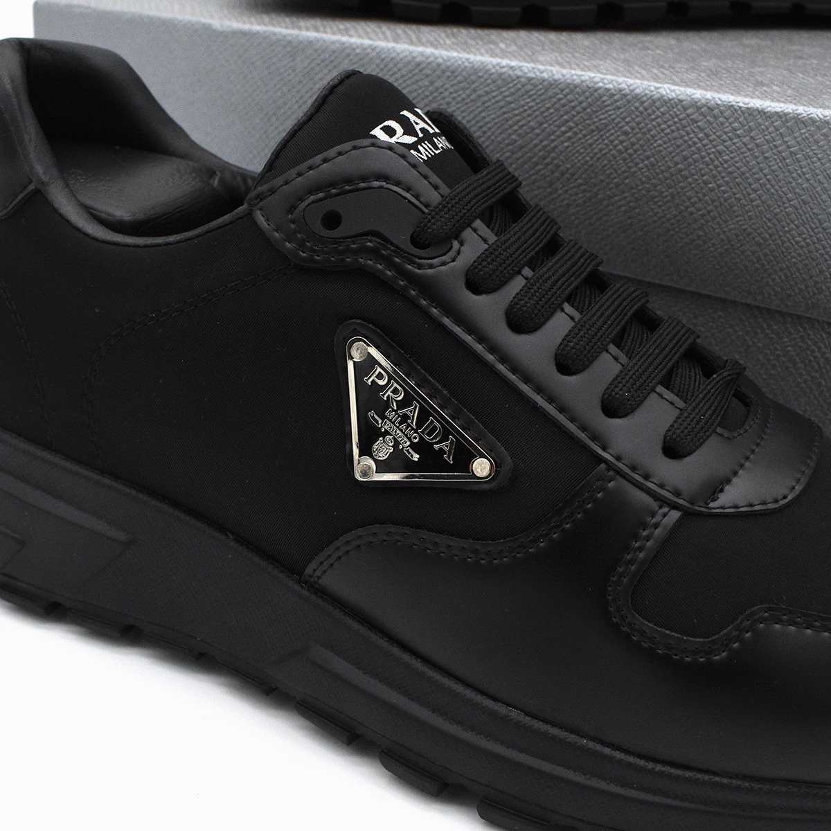 Prada PRAX 01 Zapatillas Re-Nylon Piel Cepillada Negro Negro 6