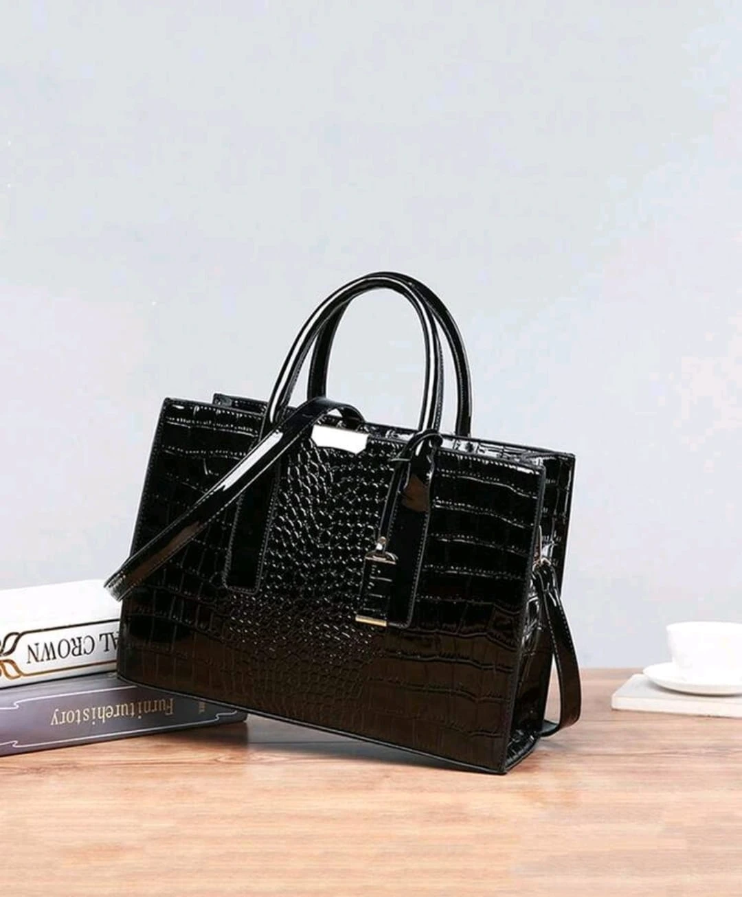 Bolso amplio elegante de piel sintética de cocodrilo  negra  2