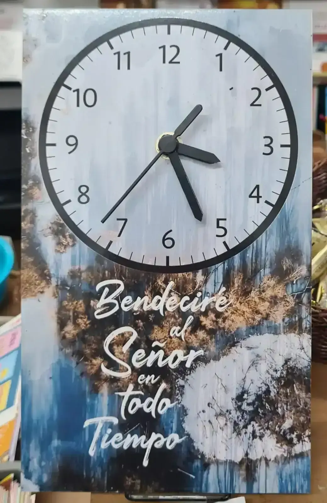 Reloj chico pared. R9