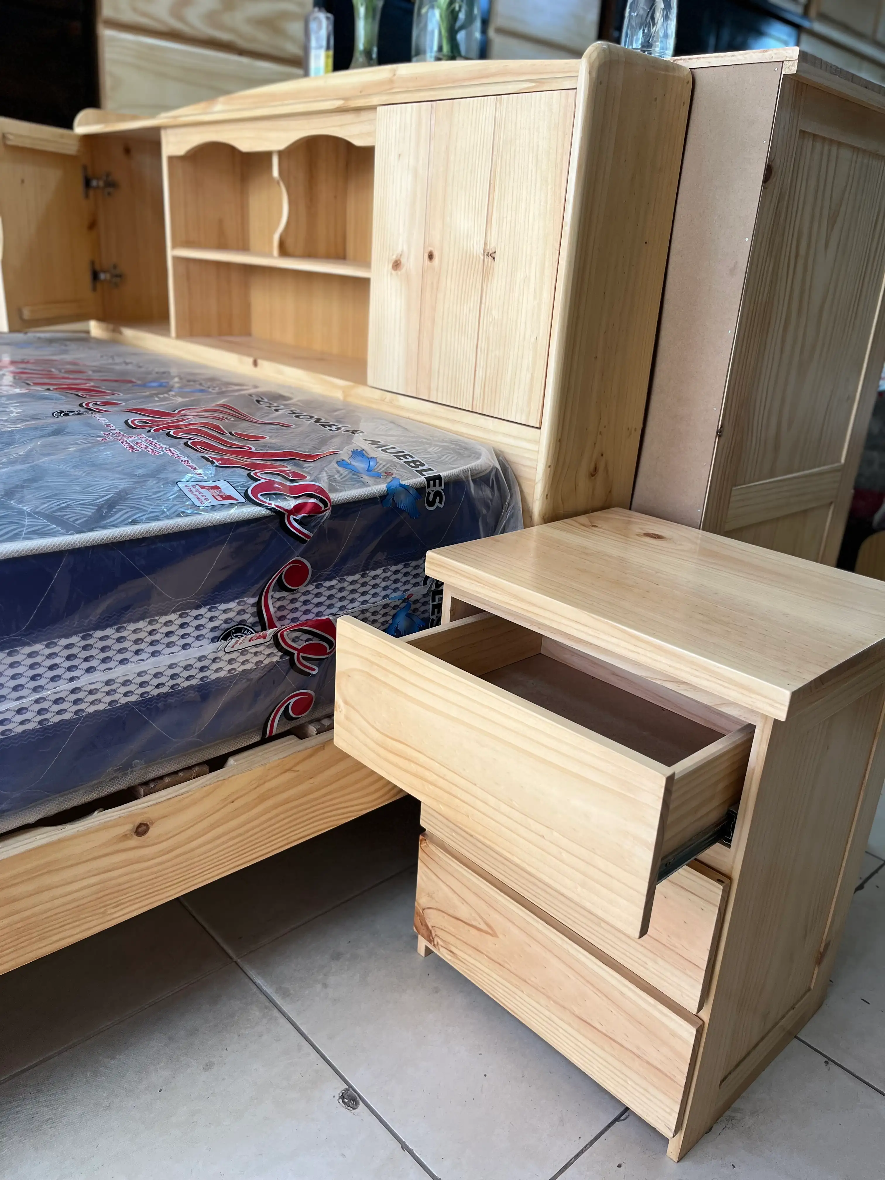 Oferta: Cama biblioteca 2plz + Colchon* Velador 2