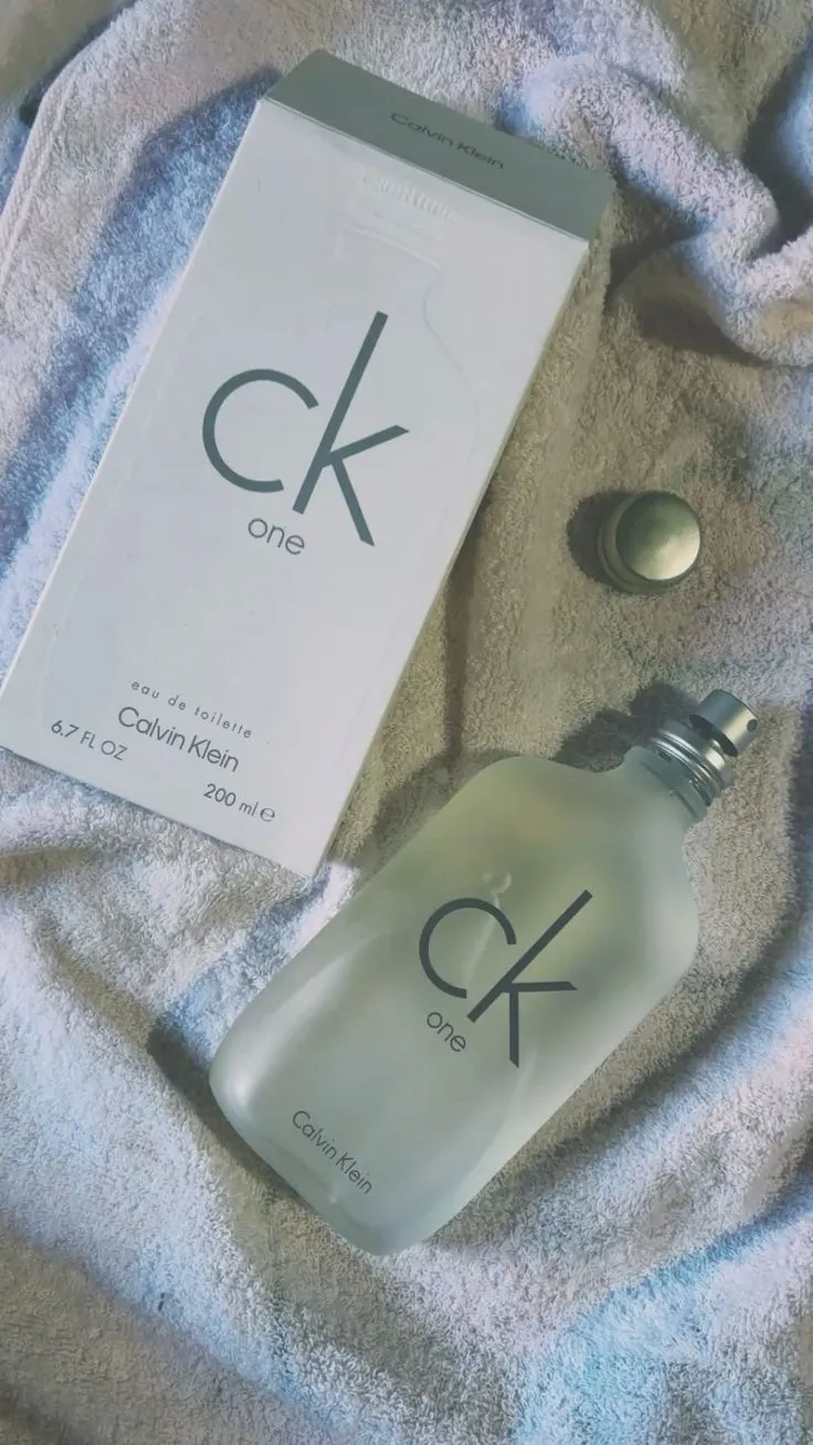 CK One – Calvin Klein 4