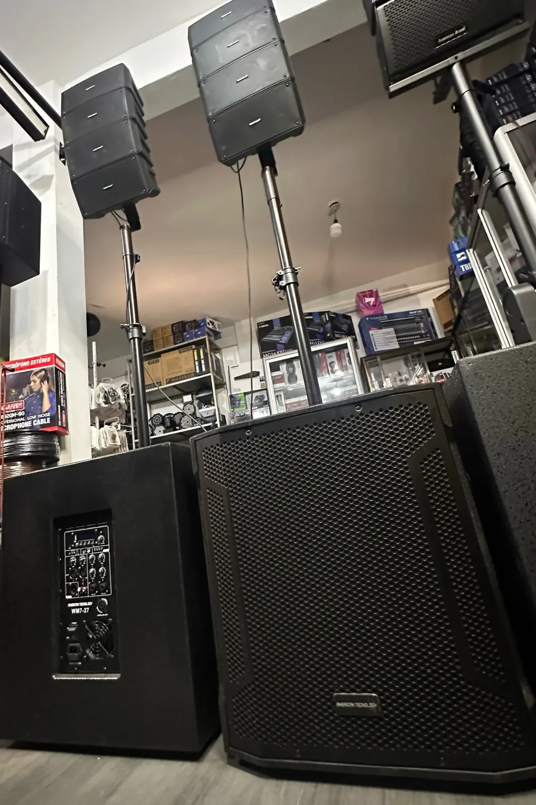 LINE ARRAY AMERICAN TECNOLOGY WM-727 4