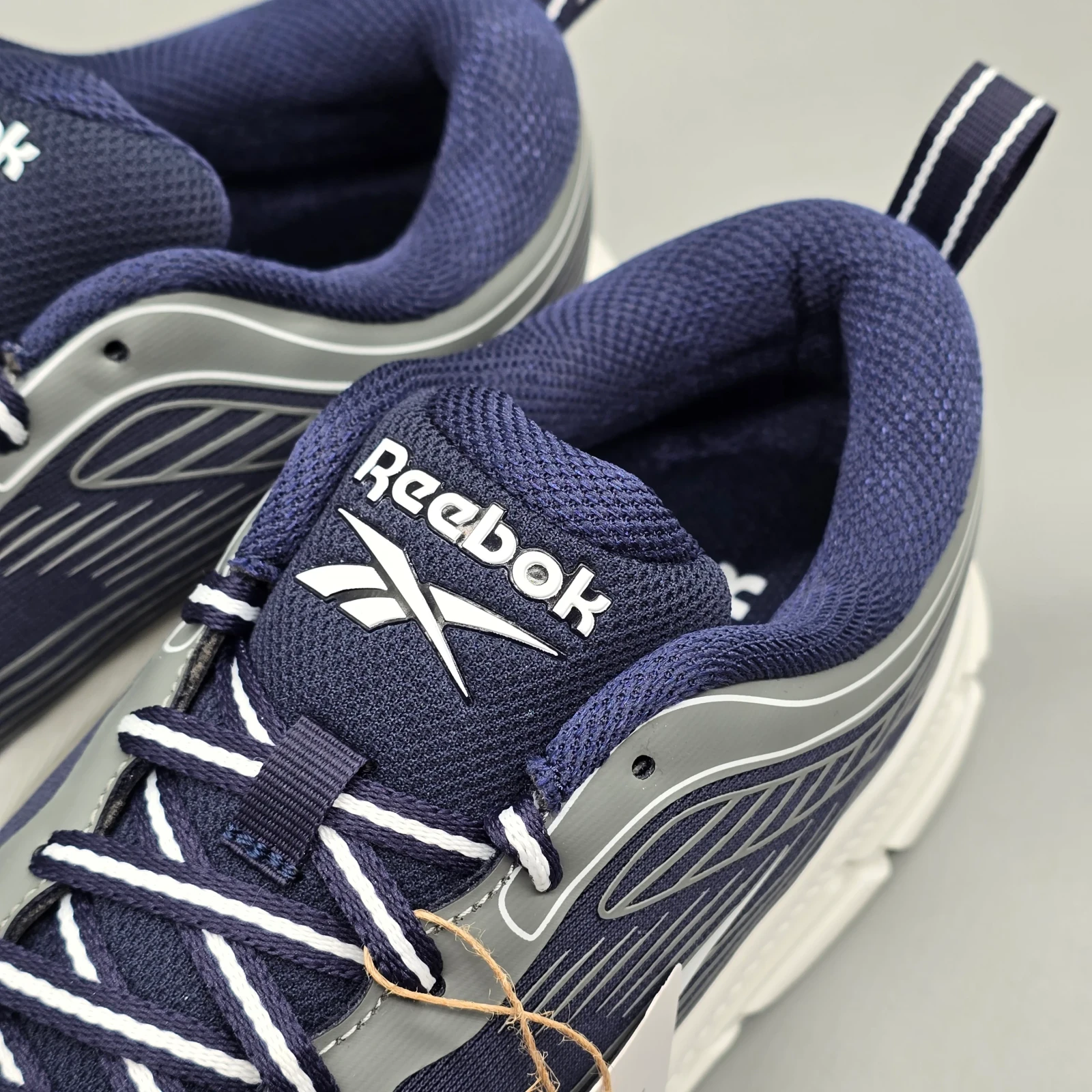 REEBOK ROAD STRIDER 5