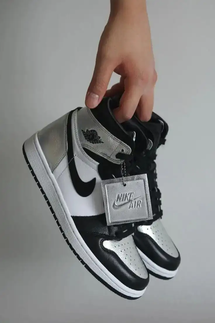 JORDAN RETRO 1 DAMA  2
