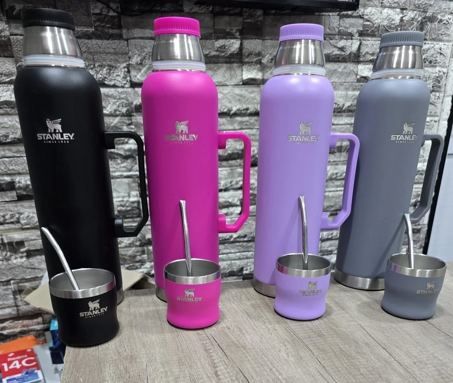 COMBO STANLEY TERMO+ MATE + BOMBILLA REPLICA TRIPLE AAA 1.3 LTS