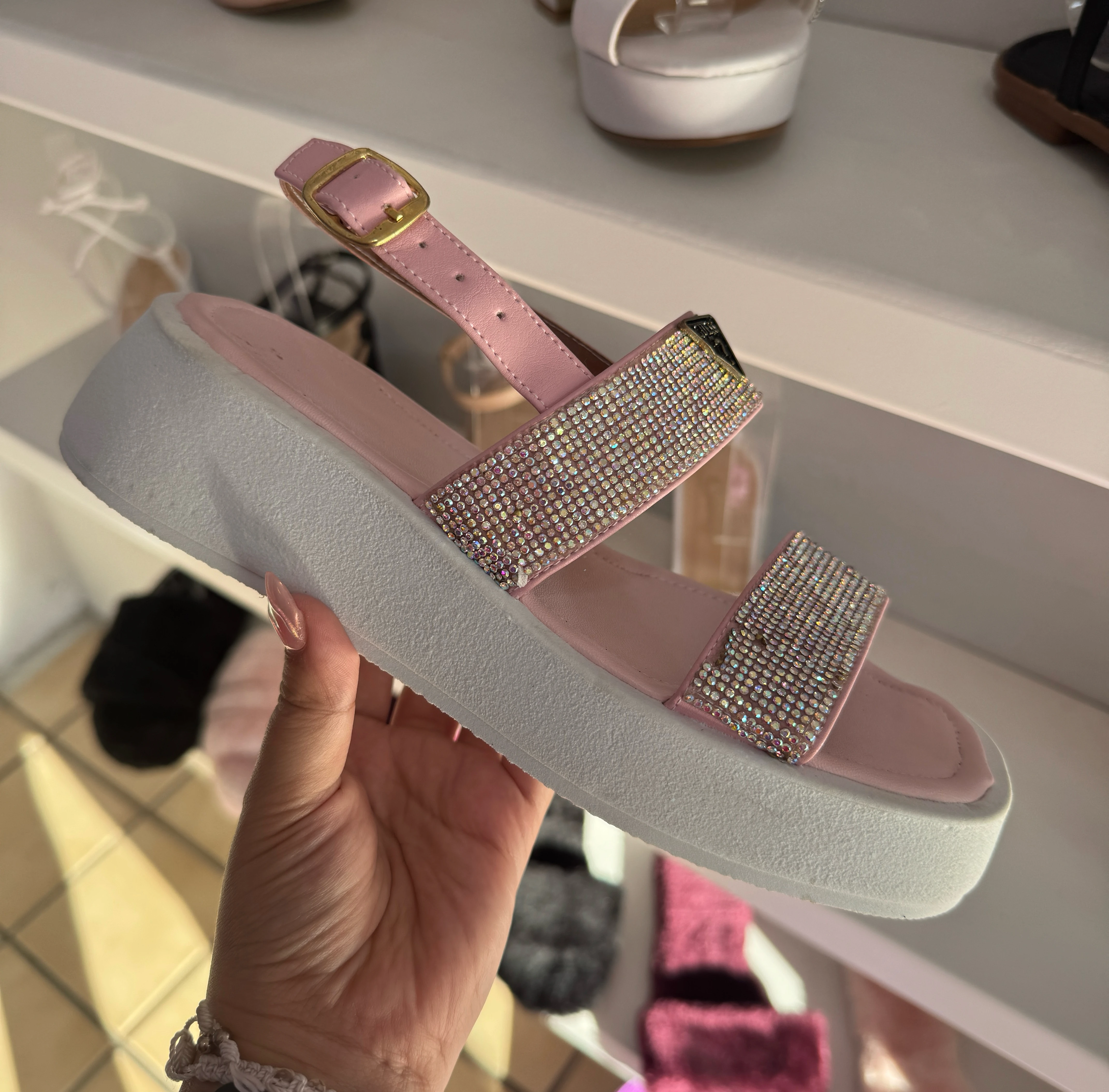 Mod.903 Sandalia brillos Rosa Guess plataforma  3