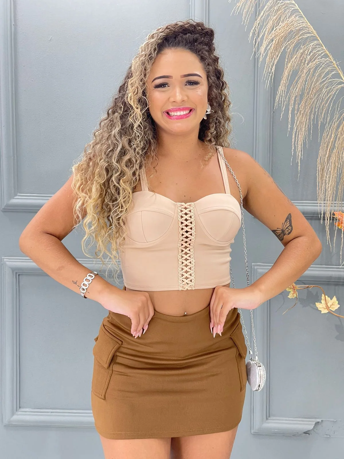 SAIA CARGO COM SHORT POR BAIXO