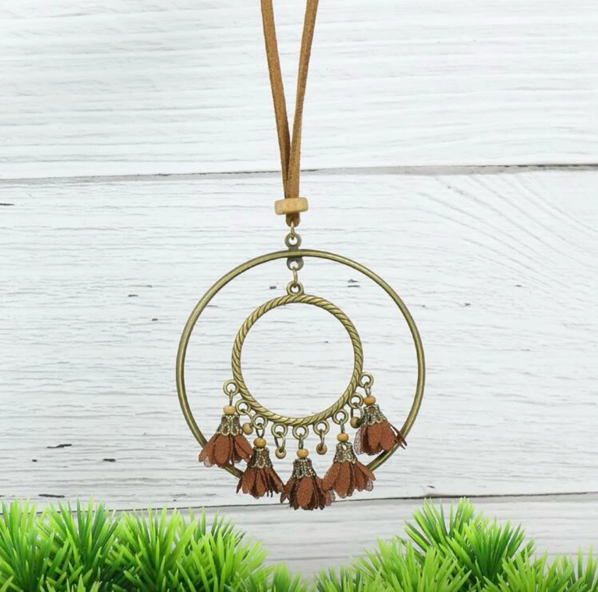 Colgante Bohemio con diaeño circular y flor