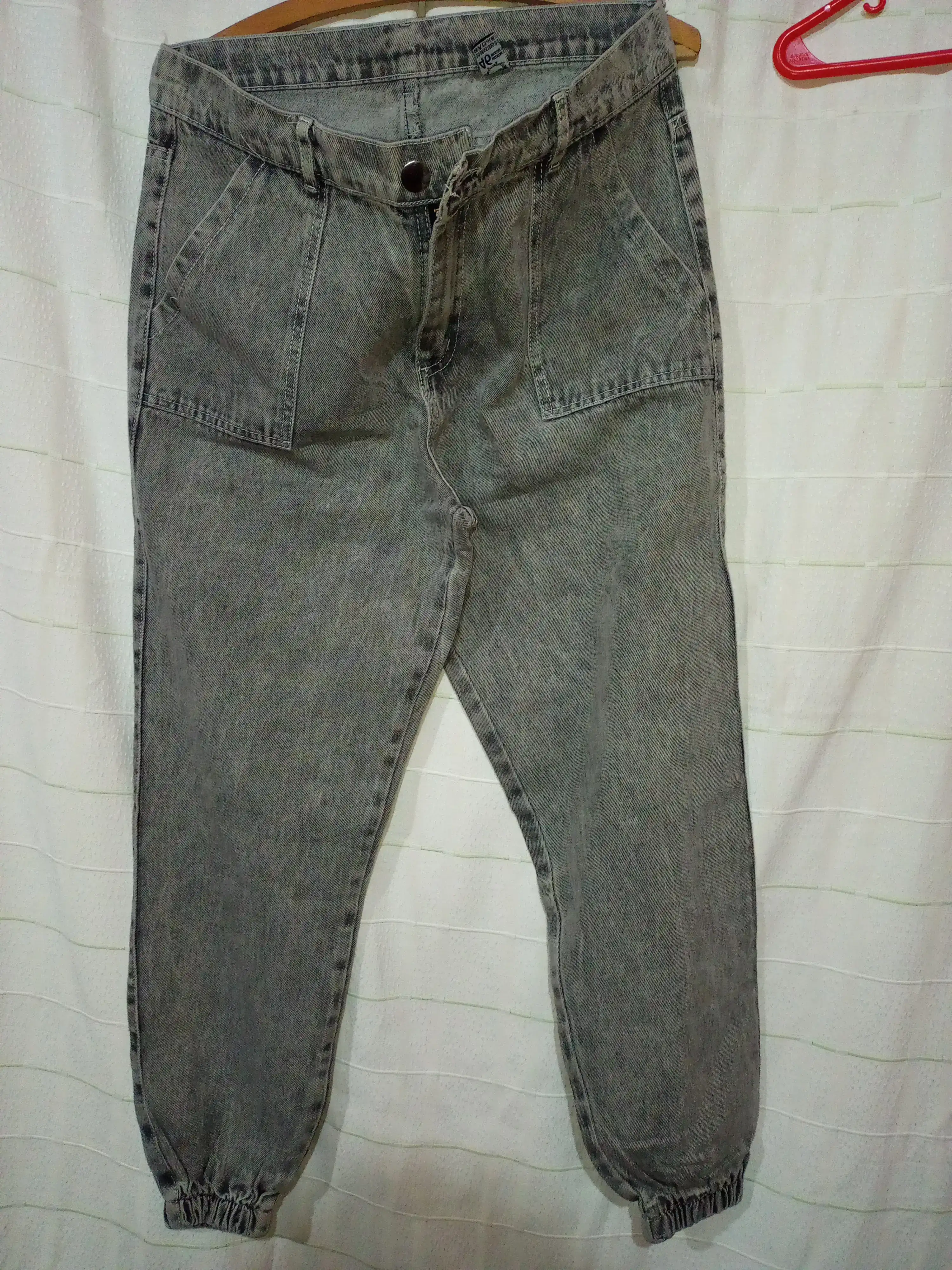 Jean gris de hombre