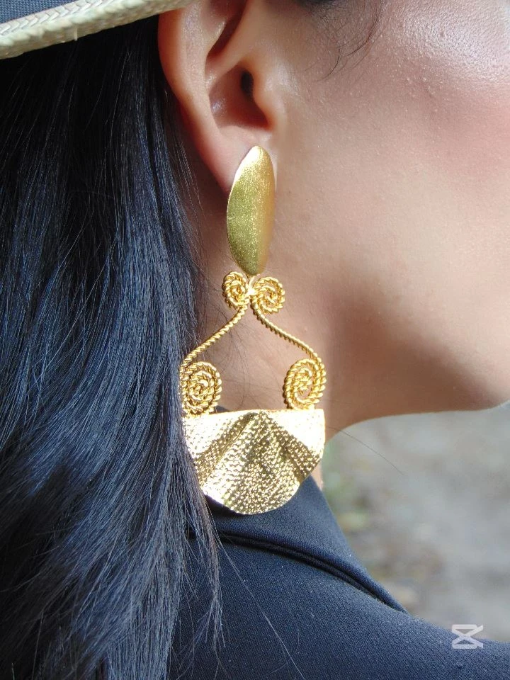 ARETE BAÑO DE ORO 24K MAXI ABANICO FILIGRANA FUNCIONAL