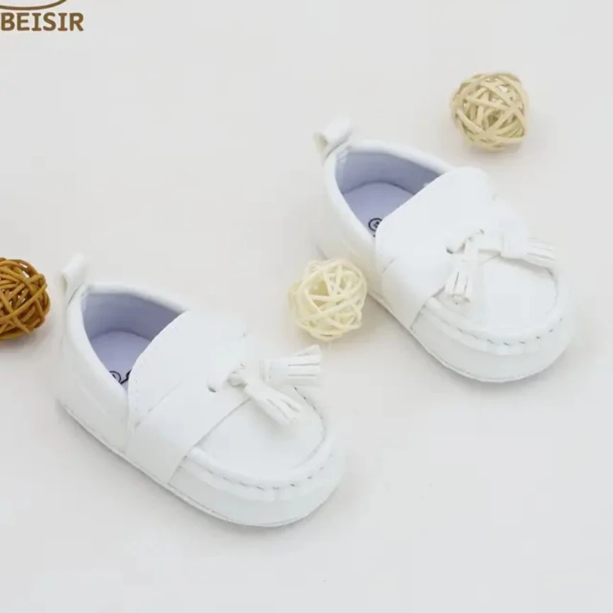 ZAPATITOS BLANCO MOCASÍN  2