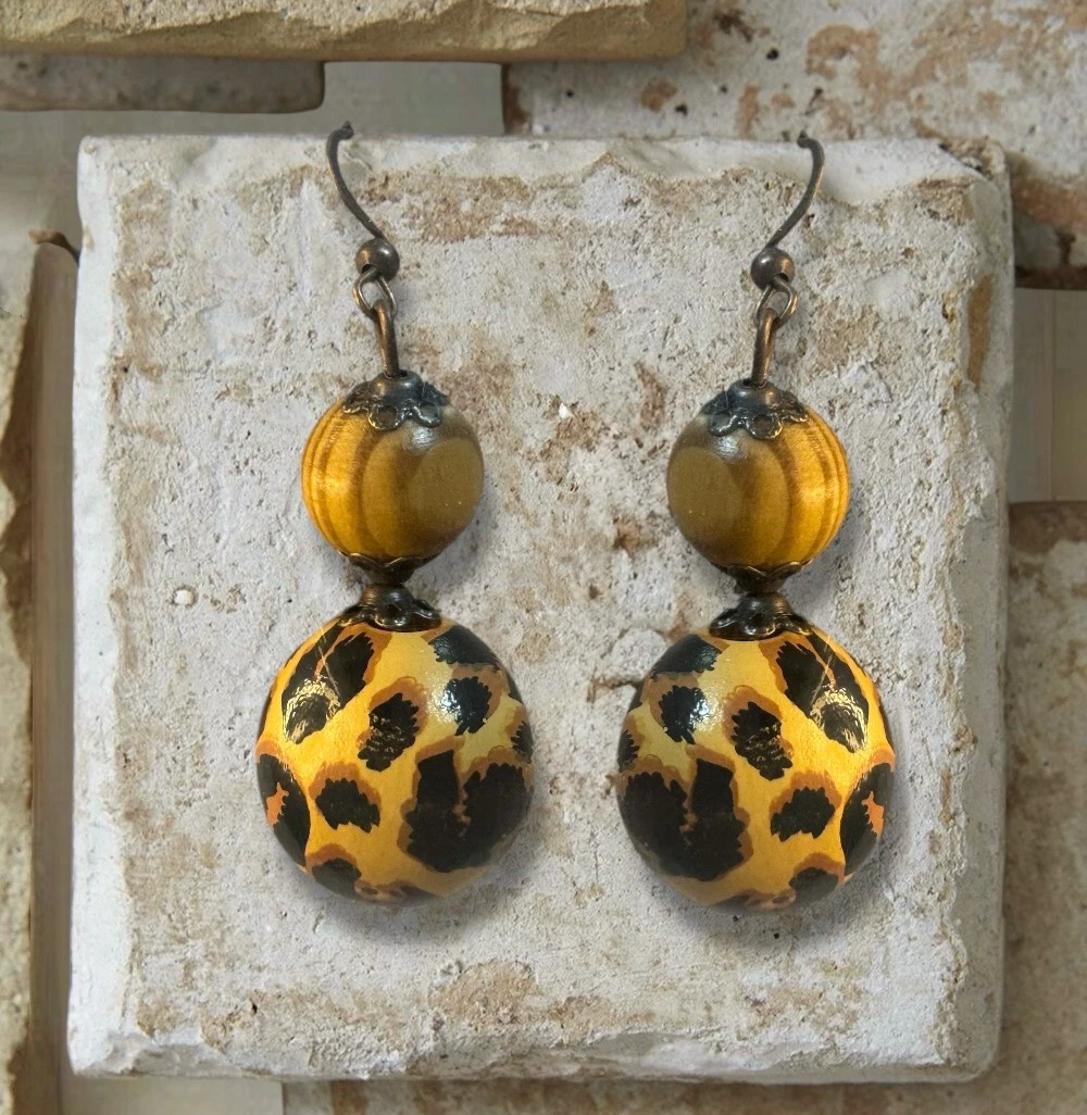 Pendientes con diseño de borla