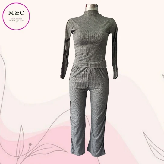 Conjunto Talla Mediana pantalon y blusa  2