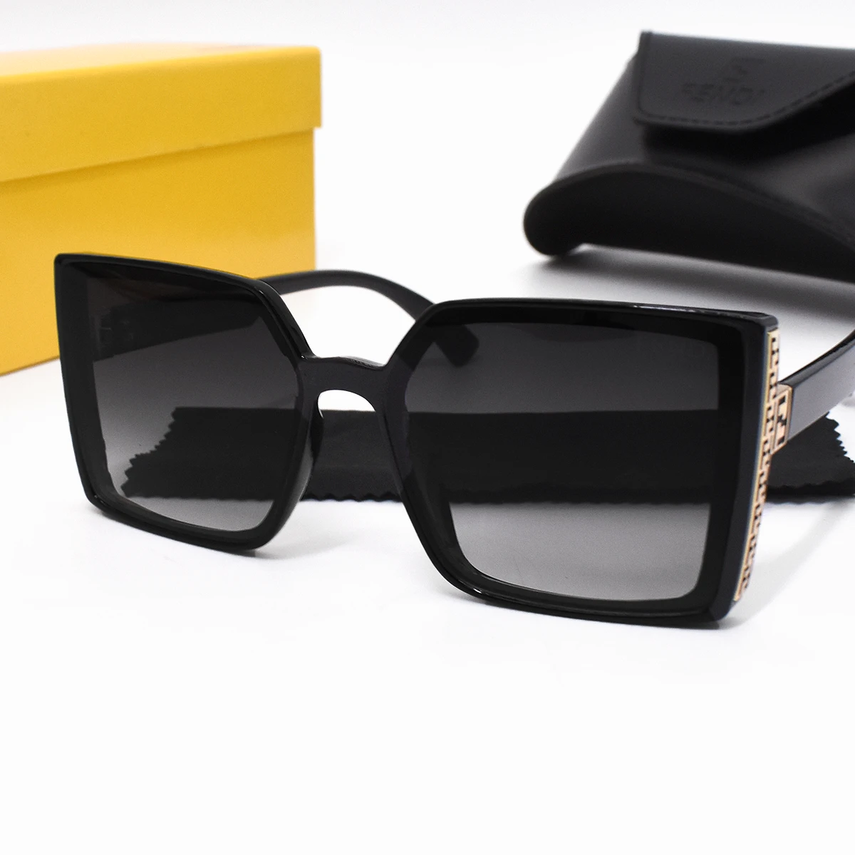 Lentes de Sol FENDI 4