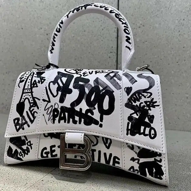 Balenciaga  3