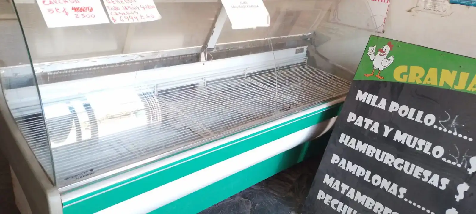Tiene ruedas. Medi 2.40. De plástico  a plástico