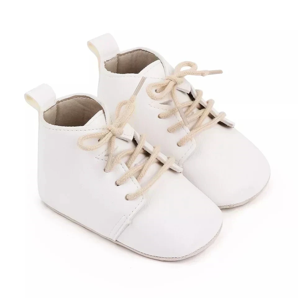 ZAPATITOS BLANCO CORDONES 