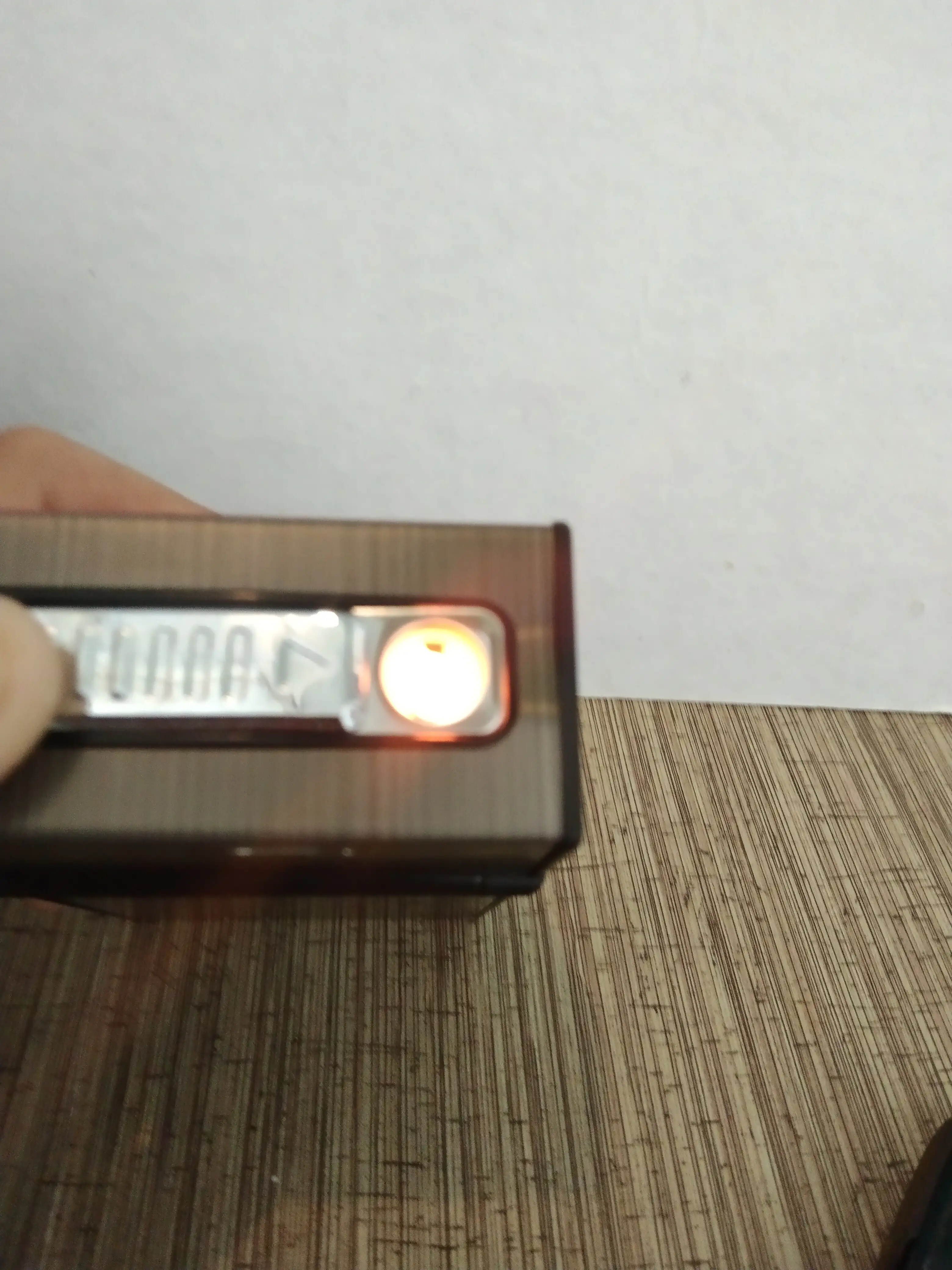 Cigarrera portatil con encendedor electrico  3