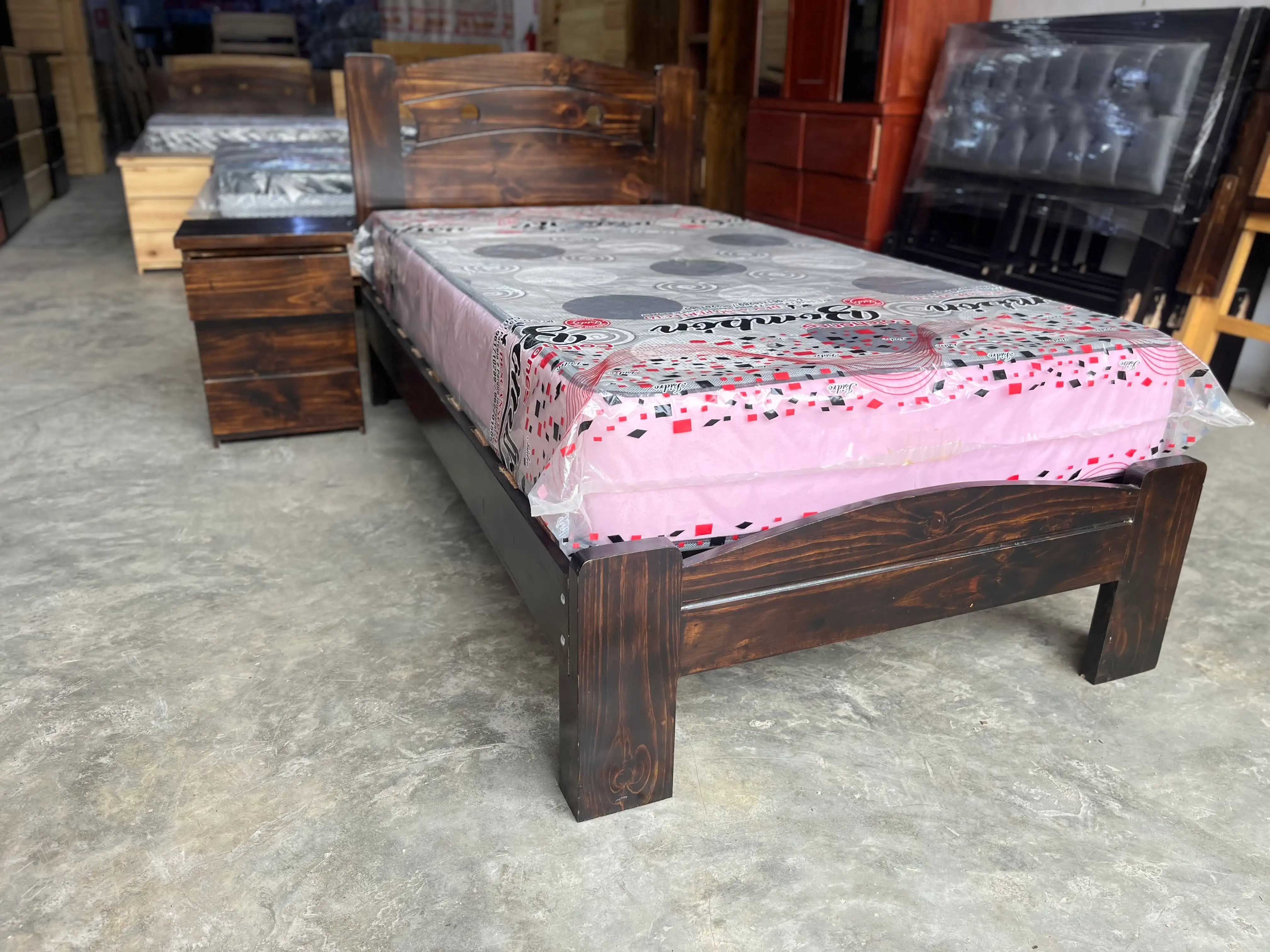 Oferta : Cama 1 1.5plz + Colchon espuma + Mesa de noche