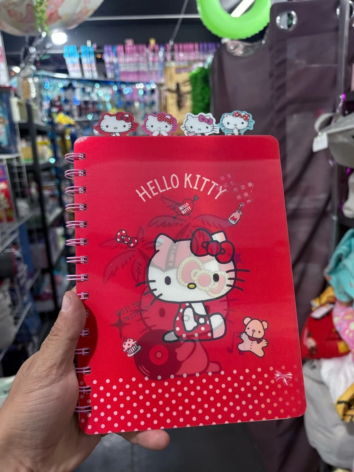 Libreta-agenda con hojas decoradas y separadores. pasta plastificada  4