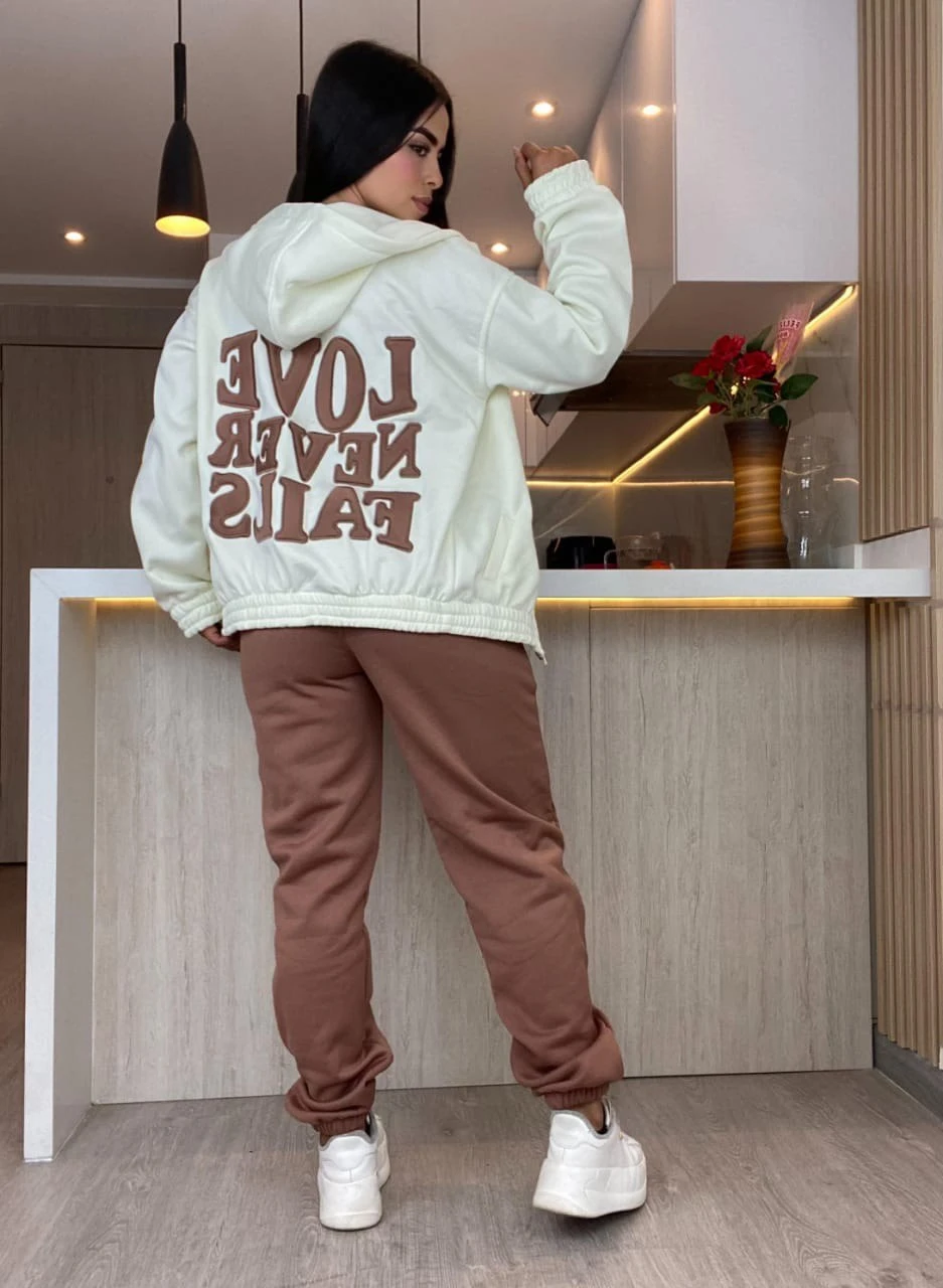 Conjunto de sudadera love 3 prendas 6